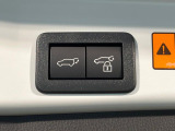 【パワーバックドア】スマートキーや運転席のボタンを押すだけでリアゲートが自動で開閉します!荷物を持っている時や、高い位置にあるバックドアを閉める際に便利な機能です♪