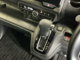 発進時から滑らかに加速する無段階変速のCVTはストップ&ゴーの多い街の中も快適です