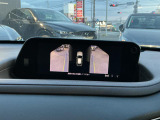 狭い道路ですれ違う際、側溝などが気になると思いますが、カメラで確認できれば安心ですよね。