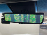 【デジタルインナーミラー】後席の大きな荷物や同乗者で後方が確認しづらい時でも安心!カメラが撮影した車両後方の映像をルームミラー内に表示。クリアな視界で状況の確認が可能です!