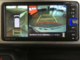 パノラミックビューモニター付きです。車両を上から見たような映像をディスプレイオーディオ画面に表示。運転席からの目視だけでは見にくい、車両周辺の状況をリアルタイムでしっかり確認できます。