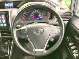 【純正革巻きステアリング】上質な革を使用することで、手にしっかり馴染みとても運転しやすいハンドルです♪