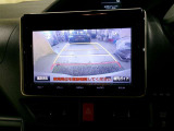 車庫入れなどでバックする際に後方確認ができて便利です。車庫入れ苦手な人もこれで安心!!