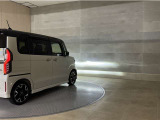 LEDヘッドランプです。十分な明るさを保ちつつも消費電力が少なく、バルブ寿命も長いのが特徴です。瞬時にMAXの光量を発揮するのもLEDならではです。
