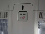 エアバッグ作動時や後突時、もしくは車内のSOSボタンを押した際に緊急通報オペレーターに連携し、救急・警察を手配します。更にオペレーターにも連携、お客様のご要望に応じてロードサービスの手配を行います。