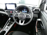 【運転席】運転席周りの画像です。プロの手で隅々までクリーニングしています。ご来店いただき実際に見てみてくださいね☆