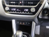左右独立温度コントロールフルオートエアコンです。運転席、助手席それぞれで独立して温度設定ができます。冷え性の方が乗っても安心ですね♪
