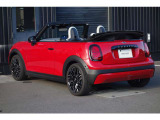 【MINI NEXT 認定中古車】安心の保証プログラムや延長保証など、MINI NEXT車両をご購入いただいたオーナーの皆様に、より快適なMINIライフを楽しんでいただくためのユニークなサービスをご用意しております。