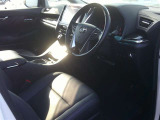 車内は専門業者によるルームクリーニング済でピカピカになっております!
