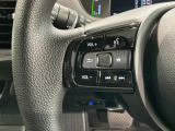 ステアリングにオーディオ操作スイッチが付いています。オーディオ画面に直接タッチしなくても操作が出来ますので、運転に集中できます。