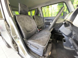 運転席シート廻りは使用感も少なく、良好な状態となっています。丁寧に使われていたことがよくわかりますね。