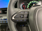 運転中、オーディオの操作をしてて、ハッとしたことはありませんか?ステアリングスイッチは、運転中でもハンドルでオーディオの操作が可能です。安全なドライブをサポートします。