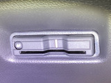 ビルトインタイプの【ETC】で見た目もスッキリ。高速道路の利用にとても便利です。