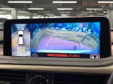 【パノラミックビューモニター】専用のカメラにより、上から見下ろしたような視点で360度クルマの周囲を確認することができます☆死角部分も確認しやすく、狭い場所での切り返しや駐車もスムーズに行えます。