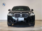 【キドニーグリル】BMWは約90年もの間、ほぼ全ての車両にひと目でBMWだと分かるこの特徴的なフロントグリルが備えられ、デザイン・アイコンとして親しまれてきました。