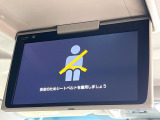 【フリップダウンモニター】大画面モニターで後席でもエンタメをお楽しみいただけます。小さなお子様にも大人気の装備です♪