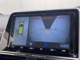 【フロントカメラ】運転席に座った状態で死角になりやすいクルマの前の様子まで確認でき安全ですね♪