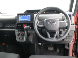 運転席廻りです。