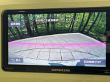 【バックカメラ】駐車時に後方がリアルタイム映像で確認できます。大型商業施設や立体駐車場での駐車時や、夜間のバック時に大活躍!運転スキルに関わらず、今や必須となった装備のひとつです!