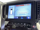 バックモニター付なので後退時に後方が見えるので安心。 車は構造上、死角がたくさんなので万が一を考えると必須ですね。 あくまで補助の為の装備、バックは目視で確認する事が重要ですよ。