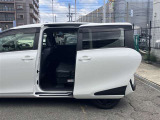 電動スライドドア!!荷物で手が塞がるなど簡単にドアの開閉が出来ます!何より力いらずで開閉OK!女性やお年寄りにも優しい。電動機能はOFFにもできますから元気なお子様の駆け出しも安心!