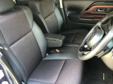 運転席シートリフター!ご自分の好きなシートポジションが取れるので運転が楽しくなりますし疲れにくいです。