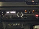 【フルオートエアコン&運転席シートヒーター】お好みの温度をセットするだけの簡単操作で、1年中快適です!更に運転席にはシートヒーターが付いてます!
