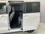 【両側オートスライドドア】子供を乗せたりするのにも隣のお車を気にせずストレスフリー★雨の日などはリモコンキーからドアの開閉ができとても便利な両側オートスライドドア★