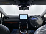 落ち着いたカラーの内装で、ゆったりと運転したい方に。