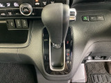 発進時から滑らかに加速する無段階変速のCVTはストップ&ゴーの多い街の中も快適です