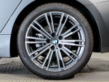 【BMWアロイホイル】軽量かつ強度に拘ったアロイホイル。走行性能ポテンシャルを引き出す設計。車の足元を引き締めてくれる大きなポイントはアロイホイルです。