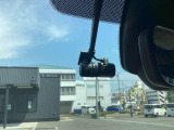 もう無くてはならない、ドライブレコーダーが搭載済みです!あおり運転等の抑制にもなりますし、万が一の時もこれでバッチリ確認できます!