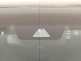 【トヨタセーフティセンス】走行中に前方の車両等を認識し、衝突しそうな時は警報とブレーキで衝突回避と被害軽減をアシスト。より安全にドライブをお楽しみいただけます。