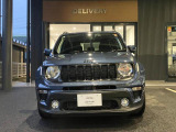 【フロントグリル】7スロットルグリルはJeep伝統の証です。SUVのみにこだわり続けている伝統あるJeep車へお乗り頂いてみてはいかがですか?