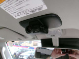 車内や、車側面、リヤガラス越しの後方撮影が可能です♪安心安全装備ですよね♪