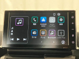 【9インチスマホ連携ディスプレイオーディオ】 対応しているスマホアプリを大画面で使えます!フルセグテレビやラジオの視聴、Bluetooth接続による音楽鑑賞、ハンズフリー通話なども利用可能です。