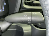 トンネルなど、周囲の明るさの変化でランプ類を自動オン・オフするコンライトです(消し忘れ防止機能付)