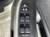 【パワーウインドウ】運転席のスイッチで、各席の窓ガラスの開閉ができます!あると便利ですよね!
