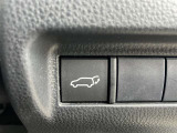 重たいバックドアも電動で楽々開閉