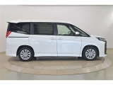両側パワースライドドア付きだから、狭い駐車スペースなどでの乗り降りラクラク♪小さなお子さまのいるご家庭には嬉しい装備です。