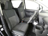 【内装クリーニング】室内は、トヨタの自動車クリーニング&ldquo;まるまるクリン&rdquo;を施工済です!シートはもちろん床面も、すっきりキレイ♪自信の仕上がりを、ぜひご覧下さい!!