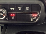 運転席と助手席にはシートヒーターが付いています☆寒い時期に腰周りを温めてくれるので体全体が温まりやすいのは勿論、暖房と違い顔に風が当たらないので、乾燥肌やドライアイの方でも大丈夫☆