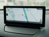 マツダコネクトの8.8インチワイドセンターディスプレイです。『Android Auto』『Apple CarPlay』や独自のコネクテッドサービスに対応したインターフェイスシステムです。