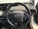ヘッドアップディスプレイ付き。 少ない視線移動で情報を確認できるので、運転の疲労軽減に繋がりますよ♪