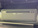 【CD/DVDデッキ】オプションのCD/DVDデッキを搭載。ディスプレイオーディオでエンタメをお楽しみいただけます。