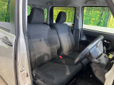 運転席シート廻りは使用感も少なく、良好な状態となっています。前オーナー様が丁寧に使っていたことがよくわかりますね。