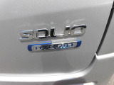 減速時のエネルギーを利用して発電し、アイドリングストップ車専用鉛バッテリーと専用リチウムイオンバッテリーに充電。その電力を活かして、加速時にはモーターでエンジンをアシスト☆