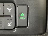 ★ECONスイッチ★ エコドライブを加速しよう!スイッチをONにすると、運転の仕方によるロスを抑え込み燃費をよくするようクルマが頑張ります(*^ー^*)燃費向上にチャレンジ♪