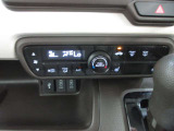 オートエアコンでお好みの温度になり、運転に集中できます。