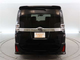 バックガイドモニターで、後方を確認しながら安心して駐車することができます。運転初心者も熟練者も必須の機能ですよ!